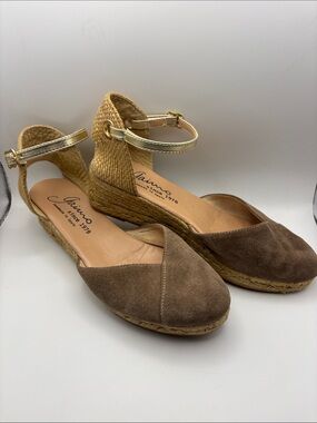 Gaimo Taupe Suede Espadrille Wedge with Gold Ankle Strap Size 40/9
